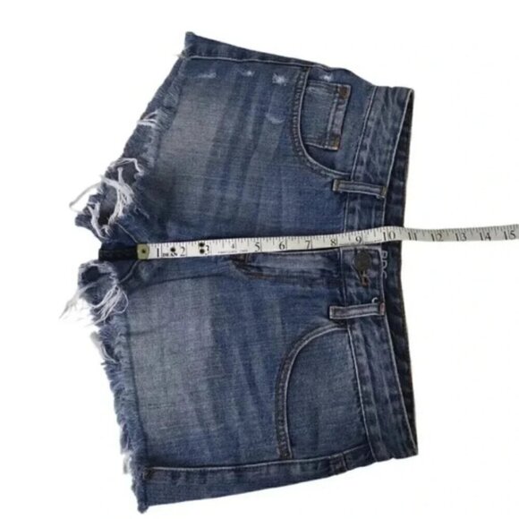 Urban Outfitters BDG Jean Shorts Mid Rise Freja Vintage Fit Blue Size 26 - Picture 8 of 9
